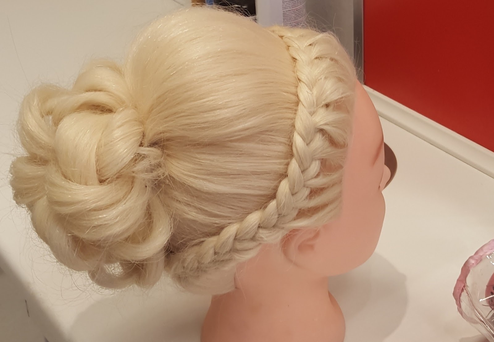 OLANA HAIR & BEAUTY in Hayes London